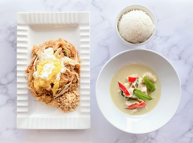 (Combo Full Size) Pad Thai + Green Curry.