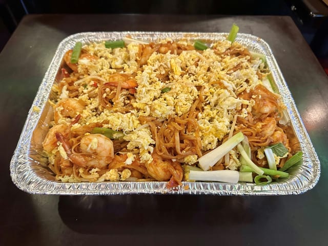 Pad Thai (Gluten free sauce) (Tray).
