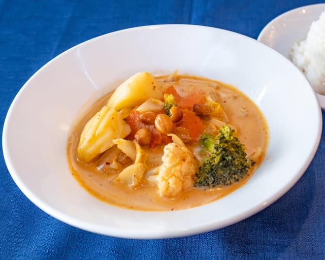 Vegan Massaman Curry (Tray).