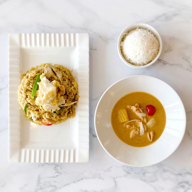 (Combo Full Size) Yellow Curry Fried Rice + Yellow Curry.