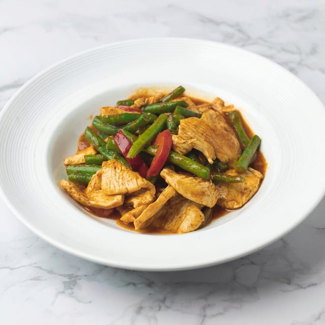 Pad Prik King - Thai Red Curry Stir-Fry (Tray).