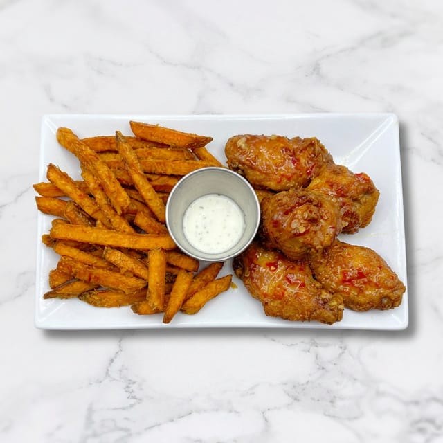 Wings & Sweet Potato Fries (Lunch Special).