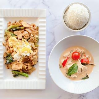 (Combo Full Size) Pad See Ew + Red Curry