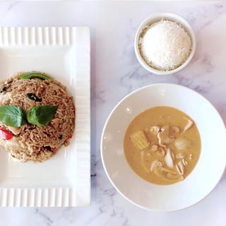 (Combo Full Size) Spicy Basil Fried Rice + Massaman Curry