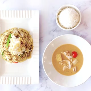 (Combo Full Size) Yellow Curry Fried Rice + Yellow Curry